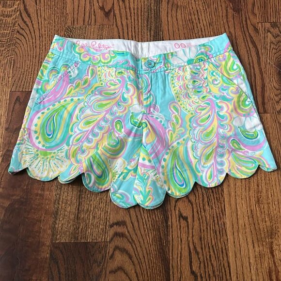 Lilly Pulitzer Pants - Lilly Pulitzer buttercup short Size 00